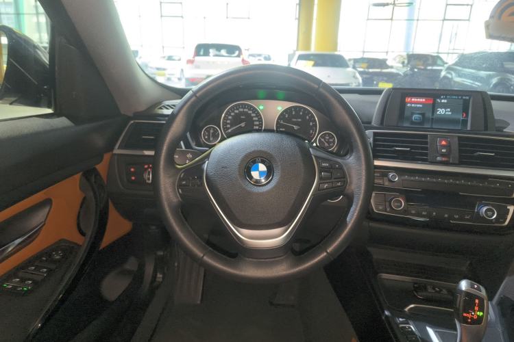 Used BMW 3 Series GT 2018 320i Sport Edition Steering Wheel
