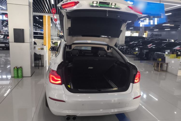 Used BMW 3 Series GT 2018 320i Sport Edition Trunk
