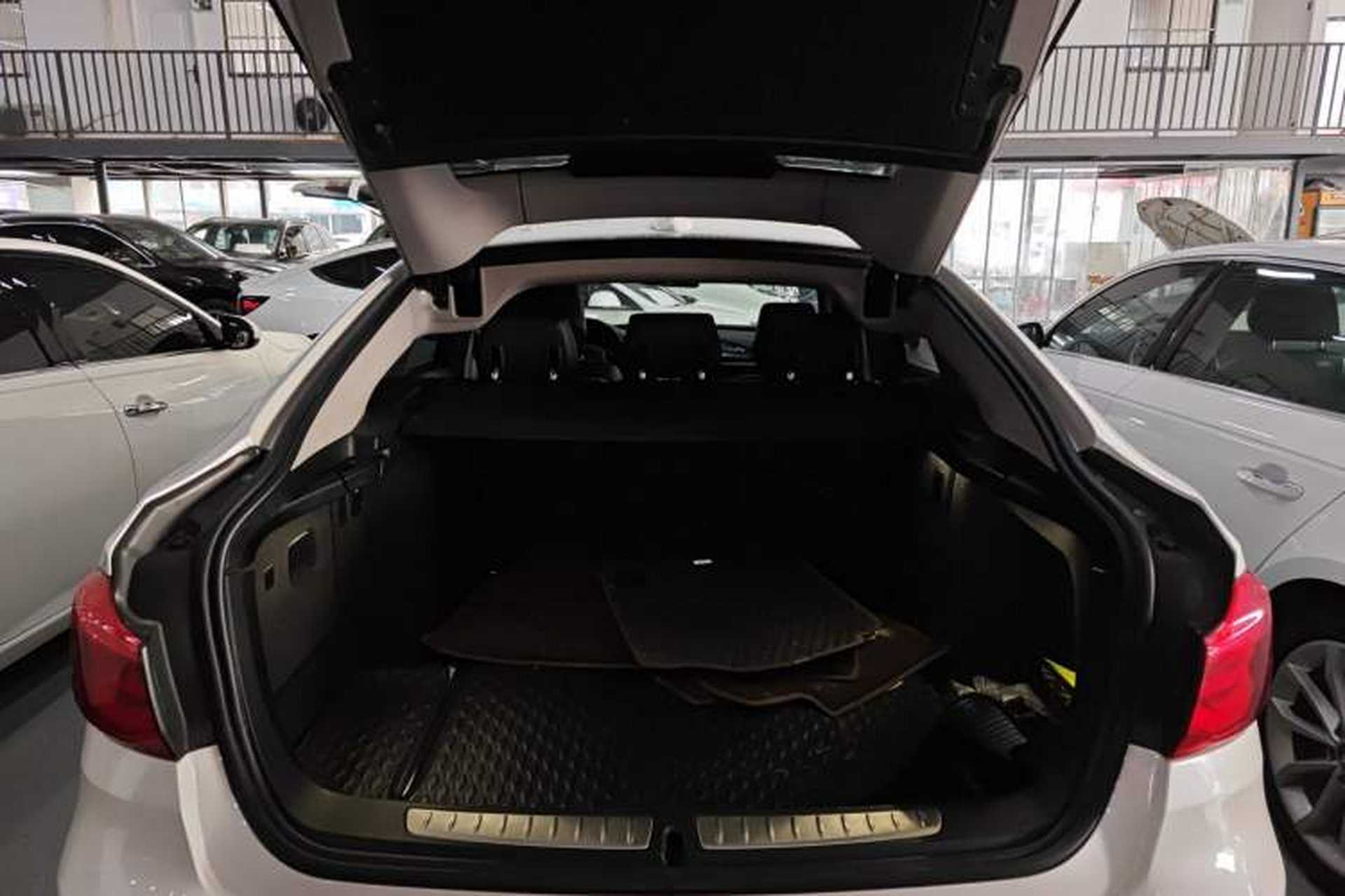 Used BMW 3 Series GT 2018 320i Sport Edition Trunk