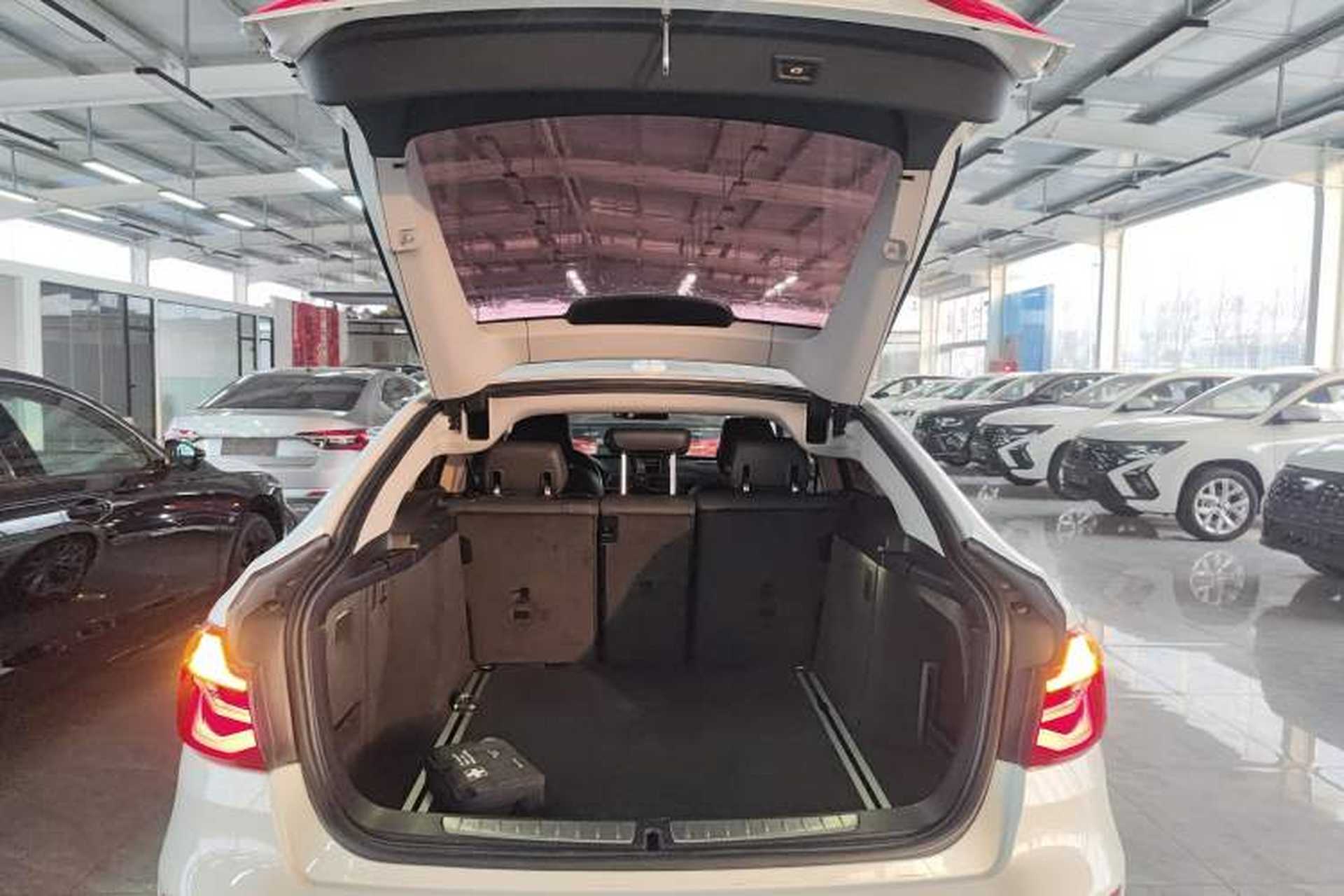 Used BMW 3 Series GT 2018 320i Sport Edition Trunk