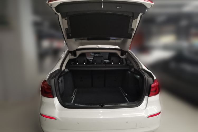 Used BMW 3 Series GT 2018 320i Sport Edition Trunk