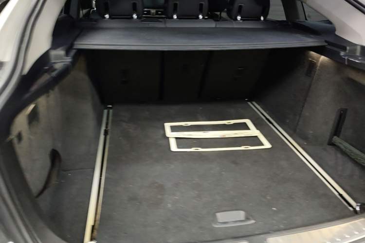 Used BMW 3 Series GT 2018 320i Sport Edition Trunk