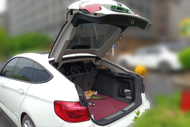 Used BMW 3 Series GT 2018 320i Sport Edition Trunk