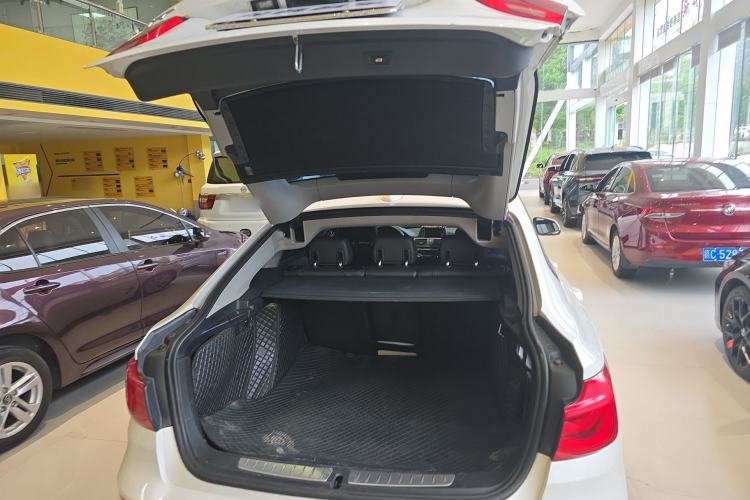 Used BMW 3 Series GT 2018 320i Sport Edition Trunk