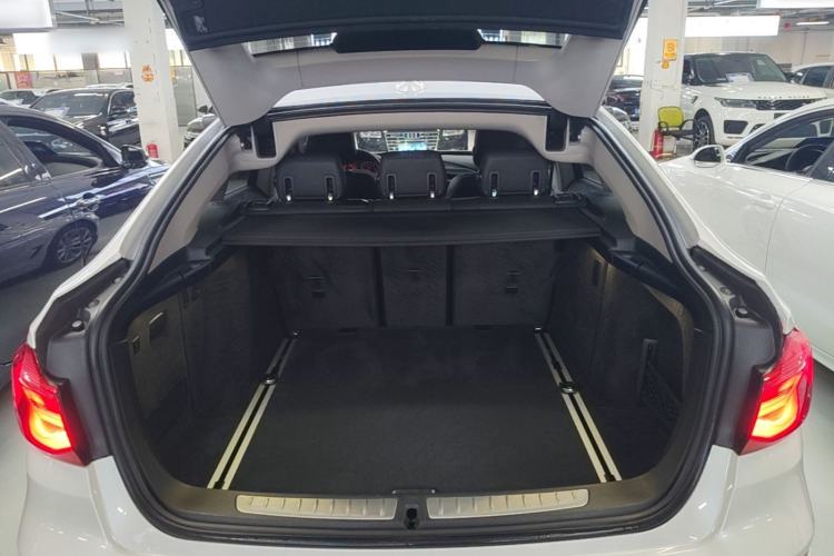 Used BMW 3 Series GT 2018 320i Sport Edition Trunk