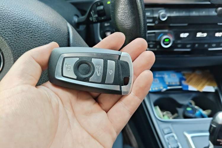 Used BMW 3 Series GT 2018 320i Sport Edition Vehicle Key