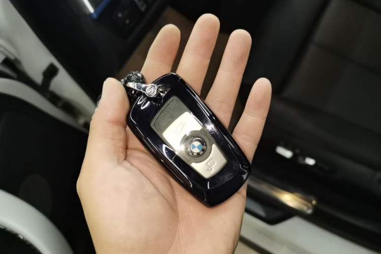 Used BMW 3 Series GT 2018 320i Sport Edition Vehicle Key