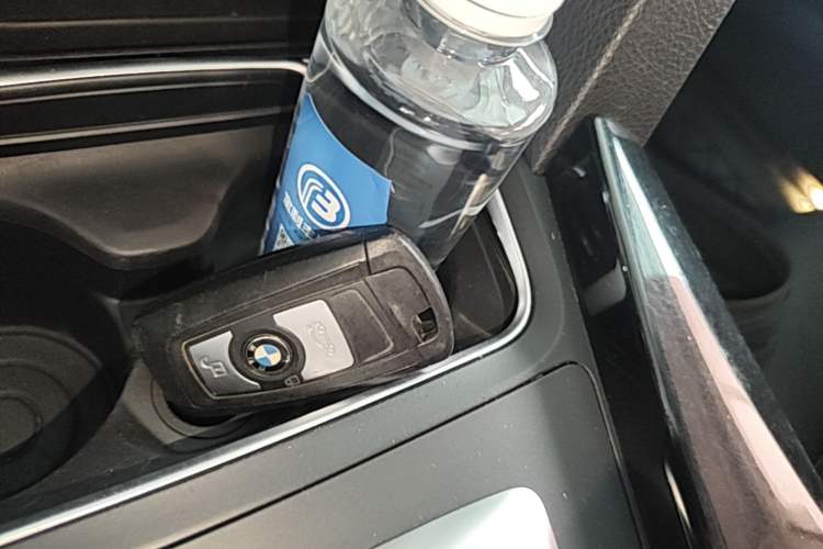 Used BMW 3 Series GT 2018 320i Sport Edition Vehicle Key