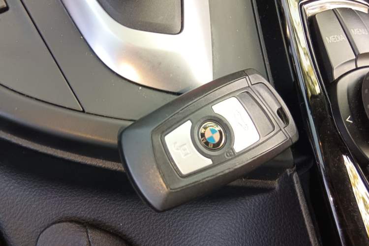 Used BMW 3 Series GT 2018 320i Sport Edition Vehicle Key