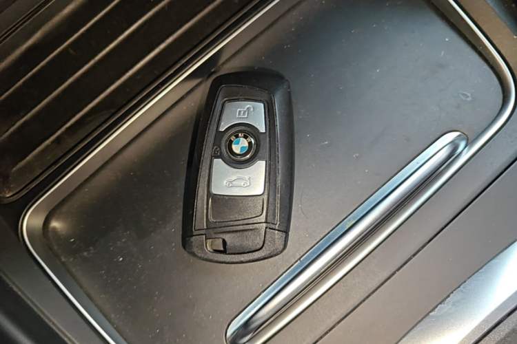Used BMW 3 Series GT 2018 320i Sport Edition Vehicle Key