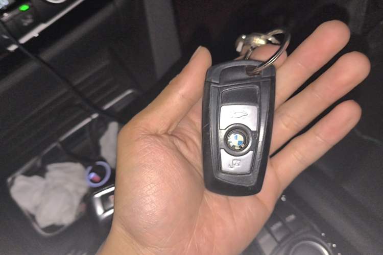 Used BMW 3 Series GT 2018 320i Sport Edition Vehicle Key