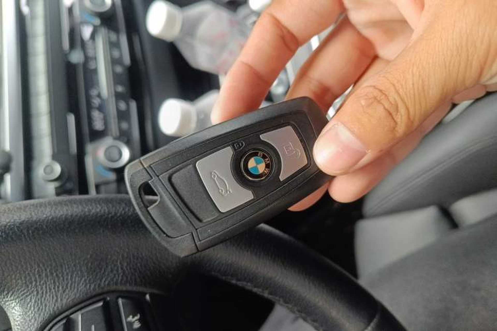 Used BMW 3 Series GT 2018 320i Sport Edition Vehicle Key