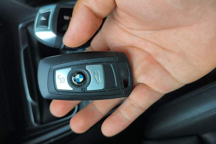 Used BMW 3 Series GT 2018 320i Sport Edition Vehicle Key