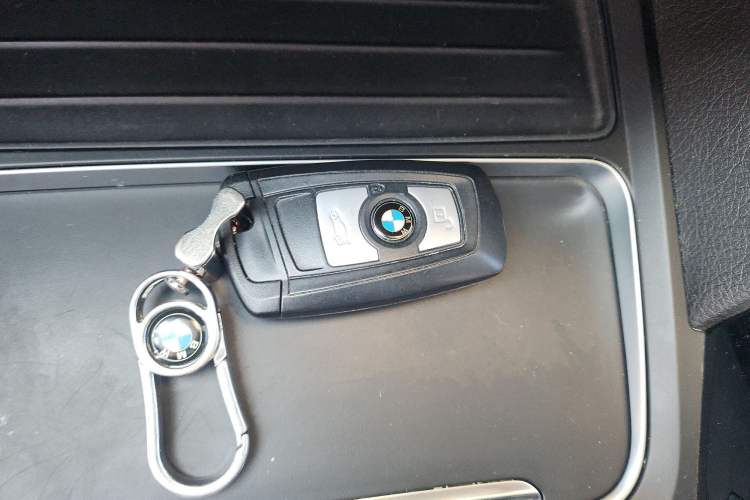 Used BMW 3 Series GT 2018 320i Sport Edition Vehicle Key