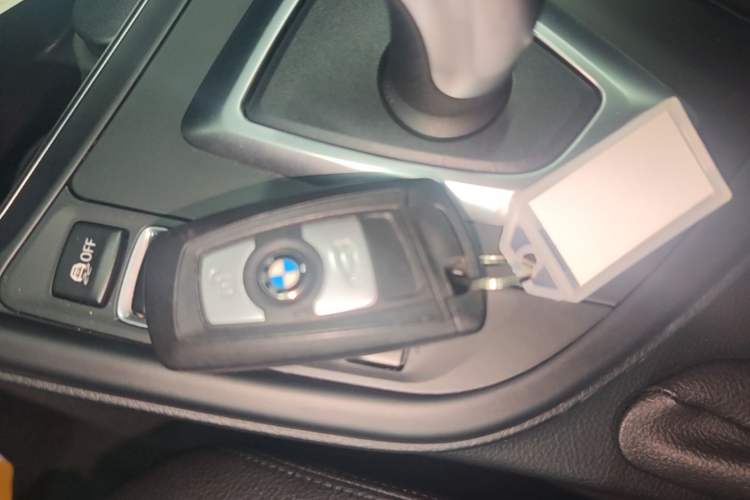 Used BMW 3 Series GT 2018 320i Sport Edition Vehicle Key