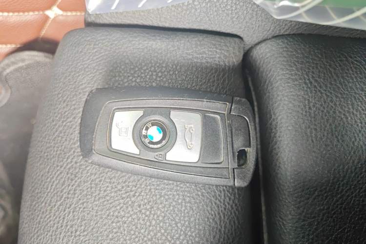 Used BMW 3 Series GT 2018 320i Sport Edition Vehicle Key
