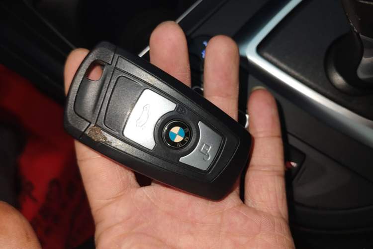 Used BMW 3 Series GT 2018 320i Sport Edition Vehicle Key