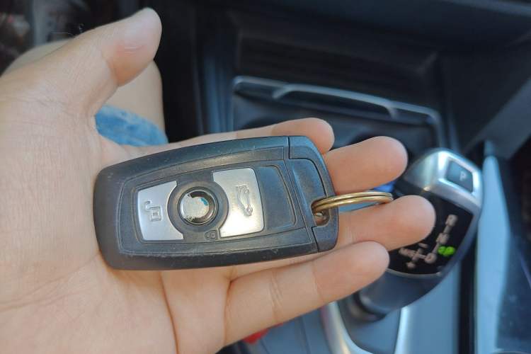Used BMW 3 Series GT 2018 320i Sport Edition Vehicle Key