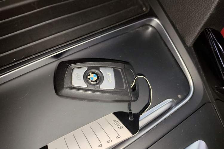 Used BMW 3 Series GT 2018 320i Sport Edition Vehicle Key