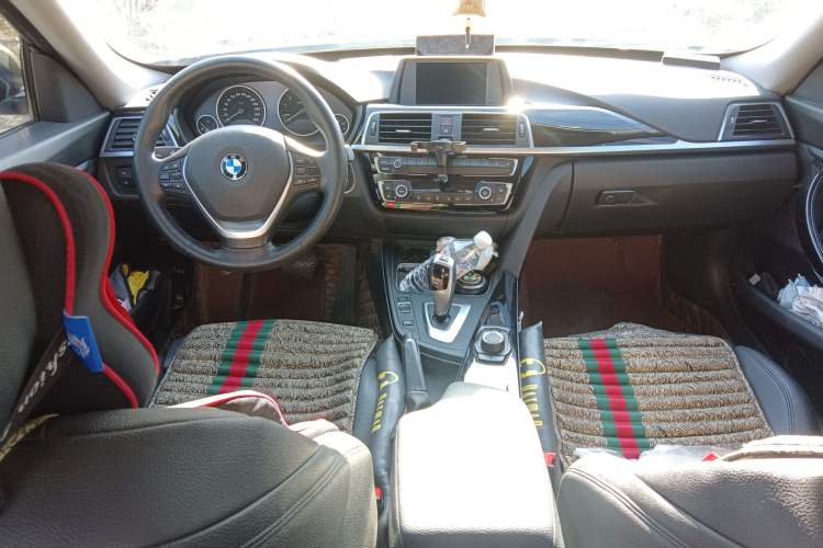 Used BMW 3 Series GT 2018 320i Sport Edition Center Console