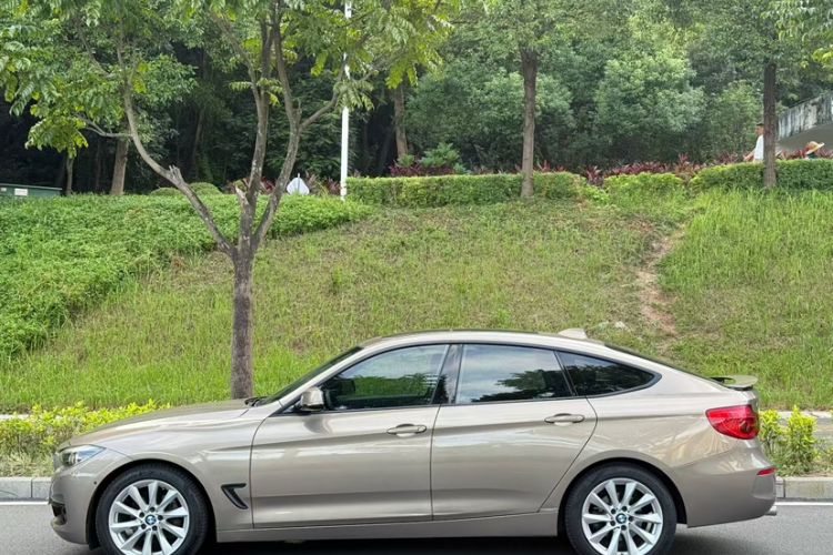 Used BMW 3 Series GT 2018 320i Sport Edition Exterior 2