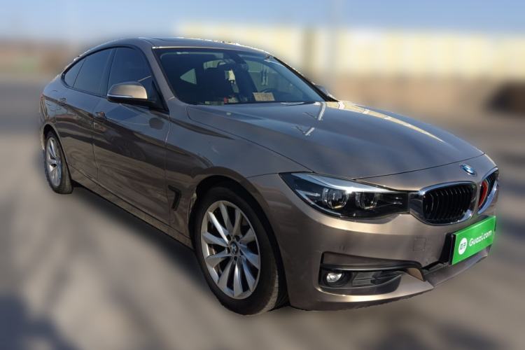 Used BMW 3 Series GT 2018 320i Sport Edition Front Right 45 Deg