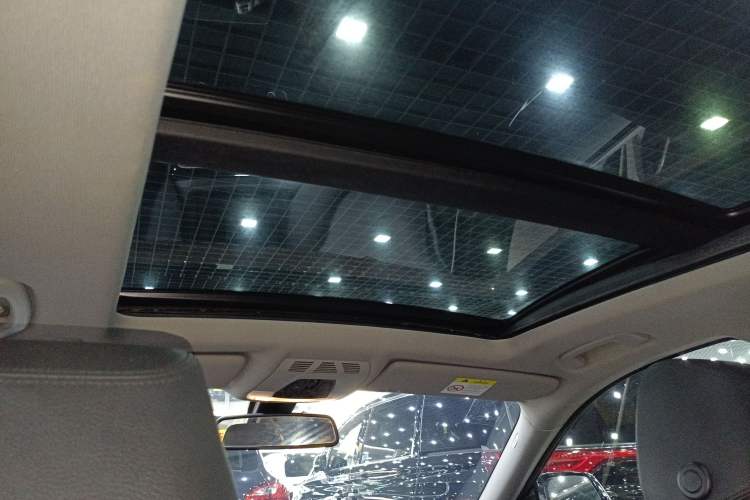 Used BMW 3 Series GT 2018 320i Sport Edition Headliner