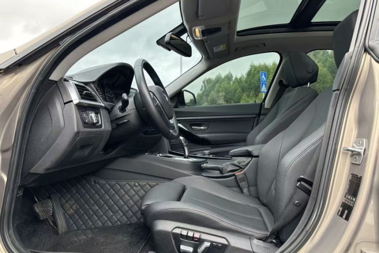 Used BMW 3 Series GT 2018 320i Sport Edition Interior 2