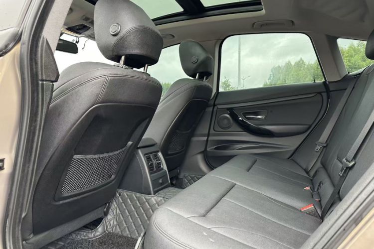Used BMW 3 Series GT 2018 320i Sport Edition Interior 3