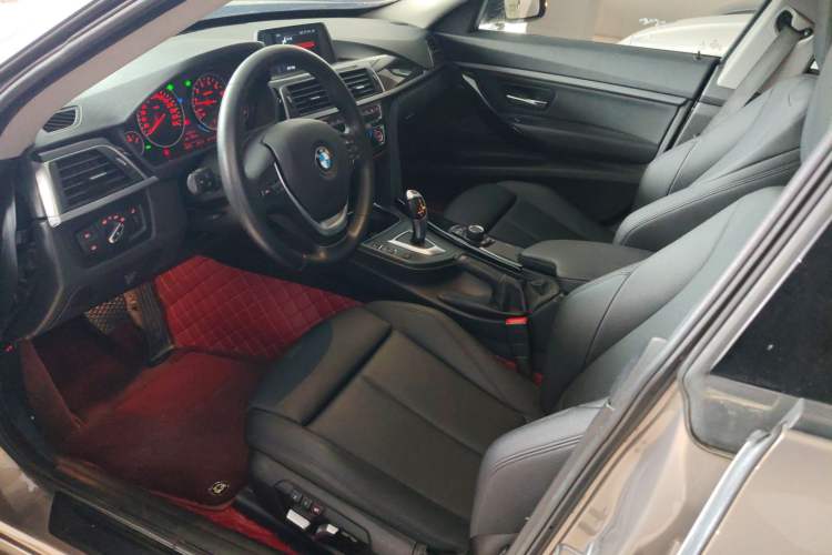 Used BMW 3 Series GT 2018 320i Sport Edition Left Front Seat