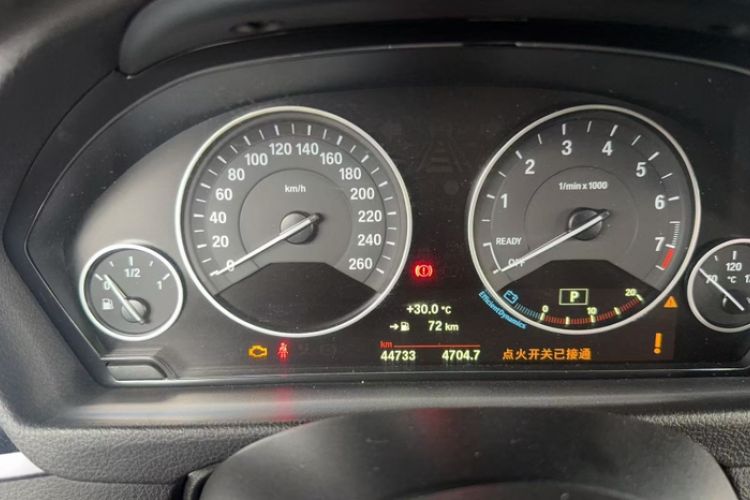 Used BMW 3 Series GT 2018 320i Sport Edition Odometer Close Up