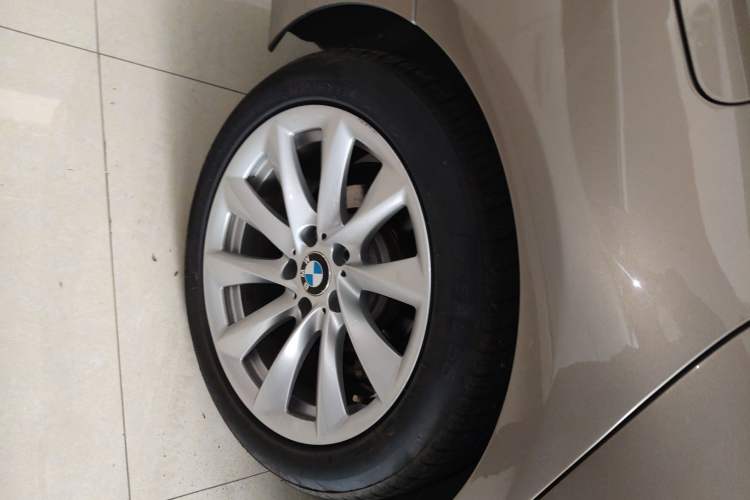 Used BMW 3 Series GT 2018 320i Sport Edition Right Rear Wheel Hub