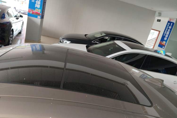 Used BMW 3 Series GT 2018 320i Sport Edition Roof