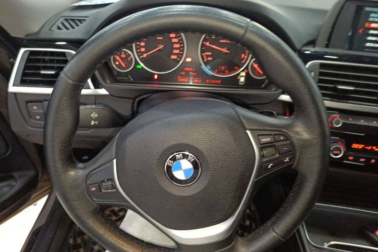 Used BMW 3 Series GT 2018 320i Sport Edition Steering Wheel