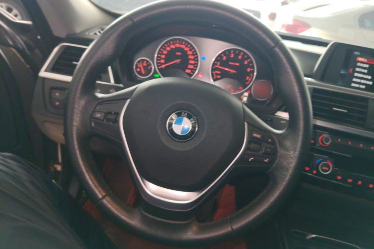 Used BMW 3 Series GT 2018 320i Sport Edition Steering Wheel