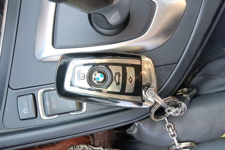 Used BMW 3 Series GT 2018 320i Sport Edition Vehicle Key