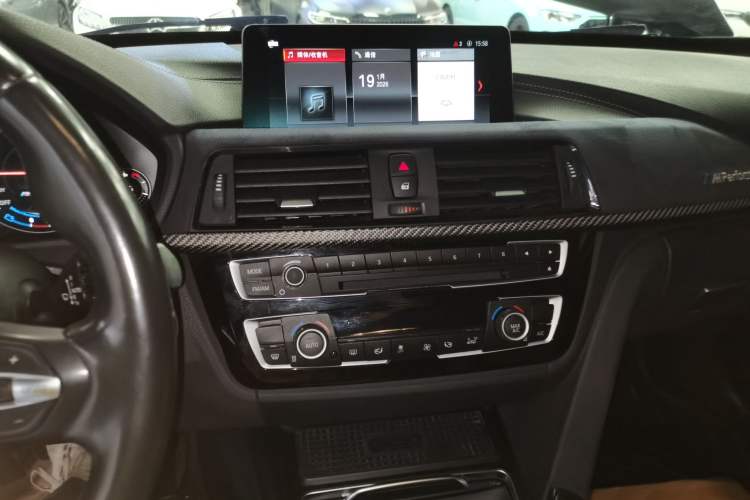 Used BMW 3 Series GT 2019 320i M Sport Package Audio And AC Panel