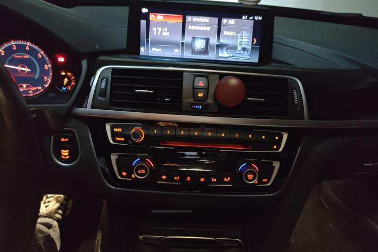Used BMW 3 Series GT 2019 320i M Sport Night Edition Audio And AC Panel