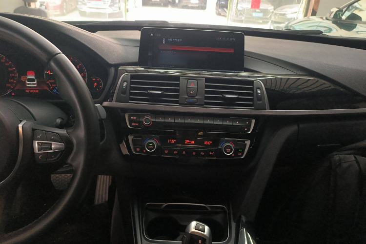 Used BMW 3 Series GT 2019 320i M Sport Package Audio And AC Panel