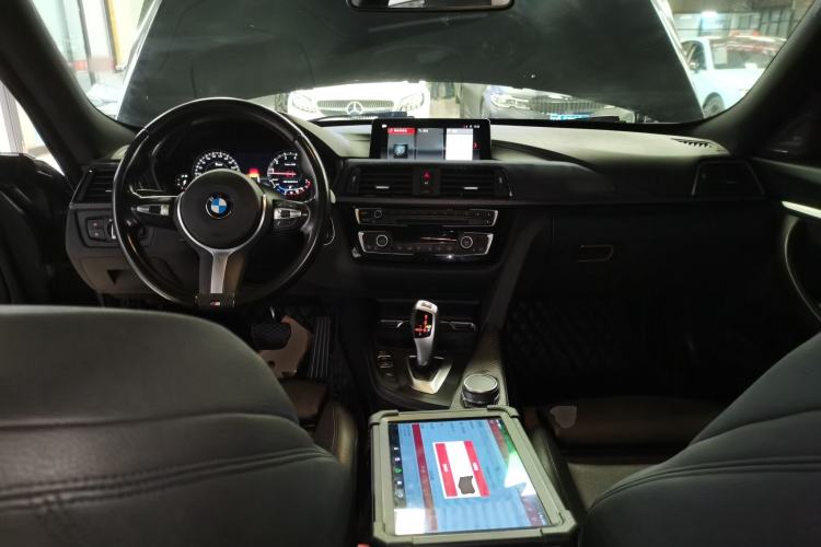 Used BMW 3 Series GT 2019 320i M Sport Package Center Console
