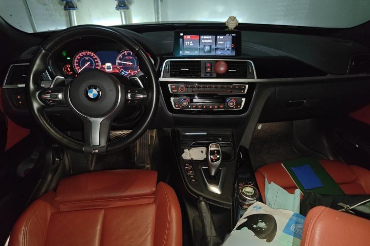 Used BMW 3 Series GT 2019 320i M Sport Night Edition Center Console