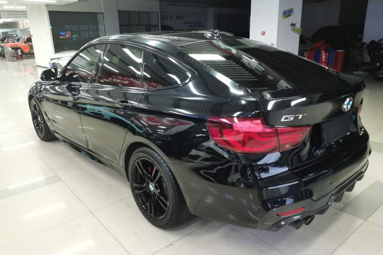 Used BMW 3 Series GT 2019 320i M Sport Package Exterior 2