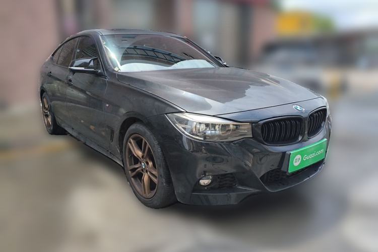 Used BMW 3 Series GT 2019 320i M Sport Package Front Right 45 Deg