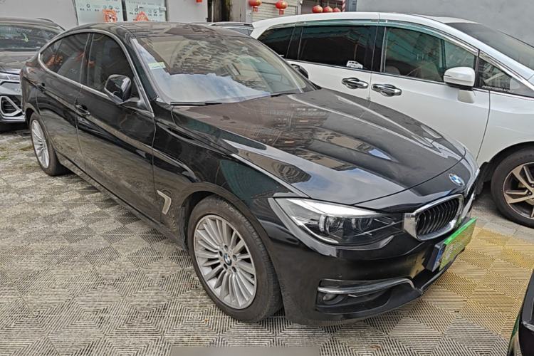 Used BMW 3 Series GT 2019 320i Luxury Design Package Front Right 45 Deg
