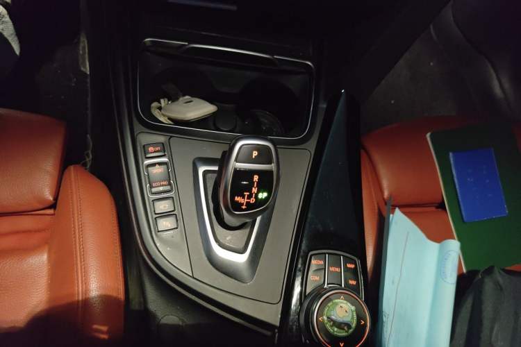 Used BMW 3 Series GT 2019 320i M Sport Night Edition Gear Lever