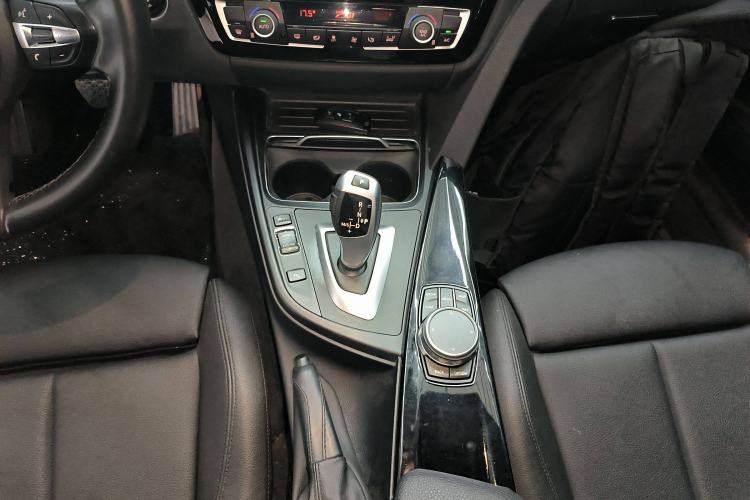 Used BMW 3 Series GT 2019 320i M Sport Package Gear Lever
