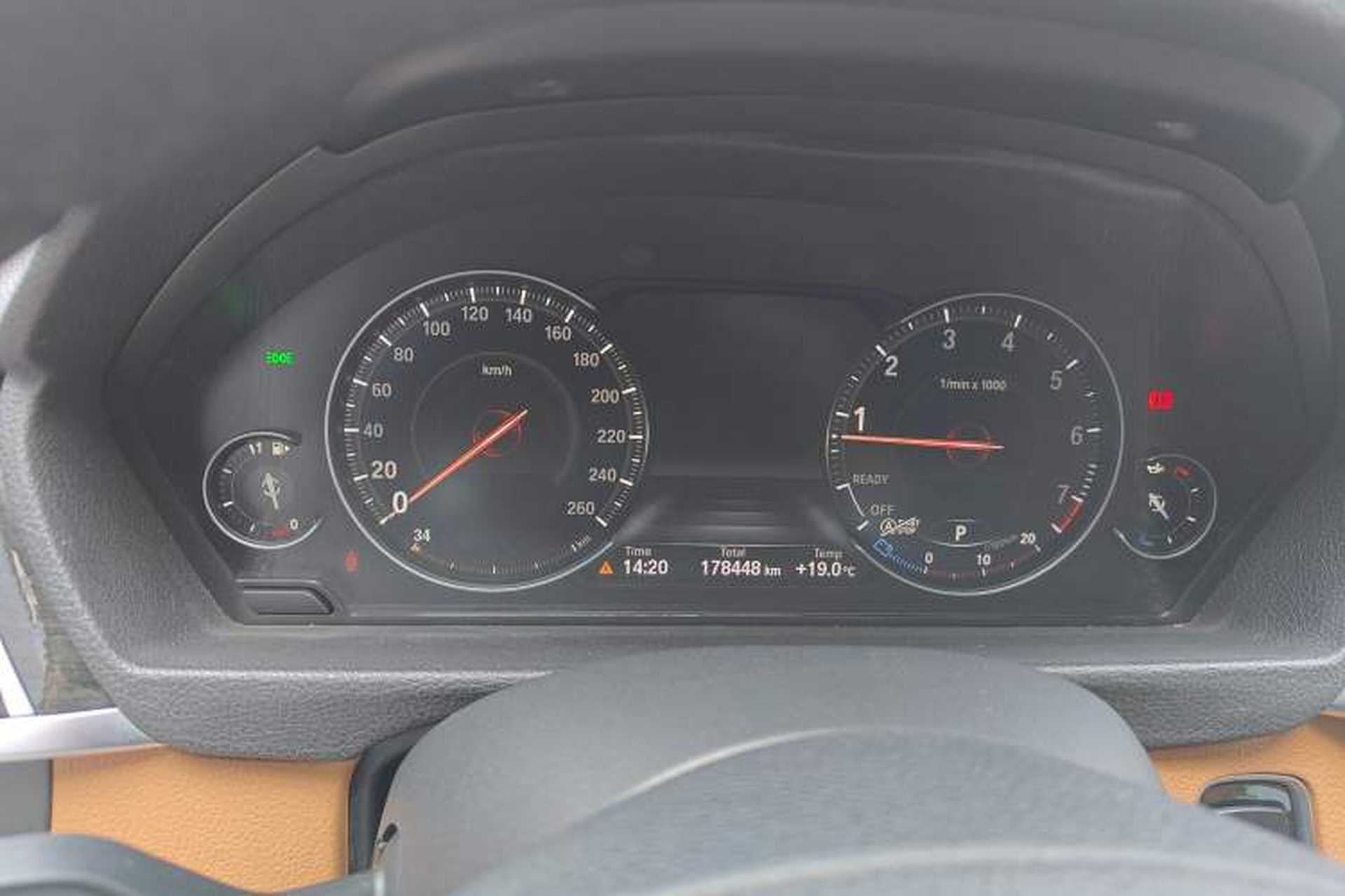 Used BMW 3 Series GT 2019 320i Luxury Design Package Instrument Cluster