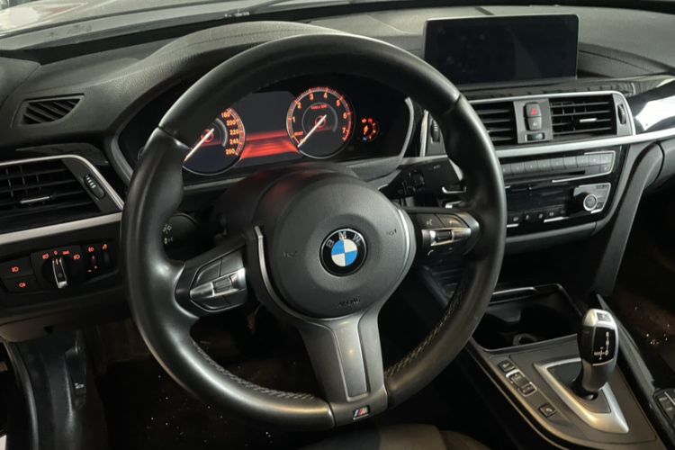 Used BMW 3 Series GT 2019 320i M Sport Package Interior 1