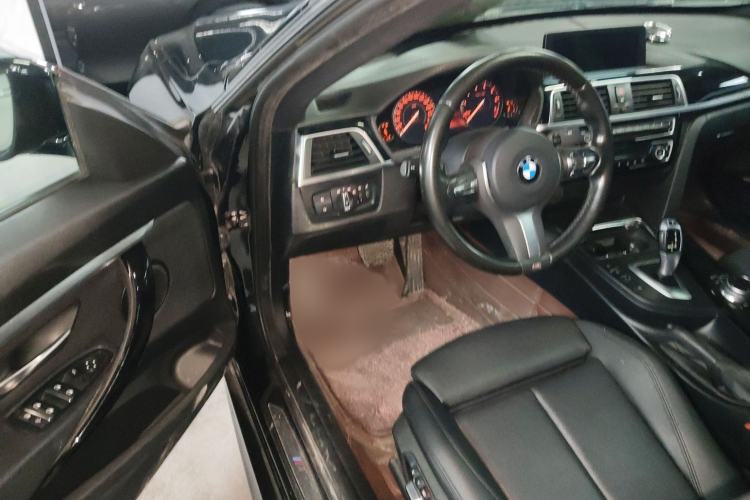 Used BMW 3 Series GT 2019 320i M Sport Package Interior 2