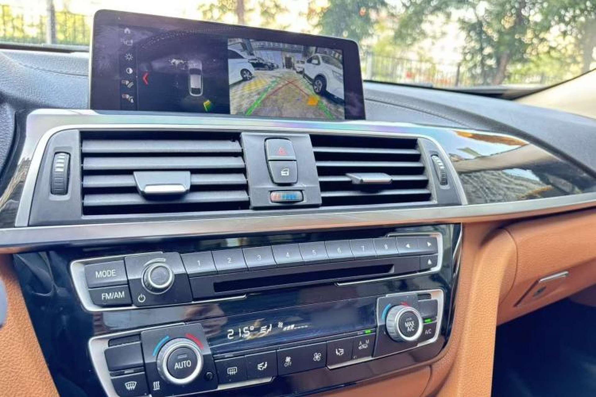 Used BMW 3 Series GT 2019 320i Luxury Design Package Interior 2